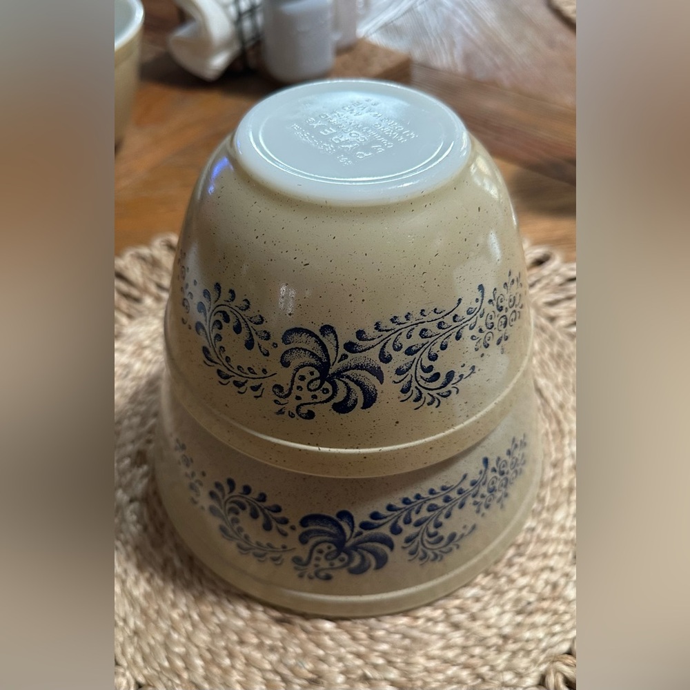 Pyrex #401 & #402 Vintage Homestead Pattern Bowl (SET OF 2)